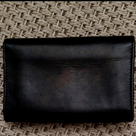 New-Authentic-Burberry LEATHER wallet w/ Signature Gold Tone Hardware-front snap - Picture 10 of 14